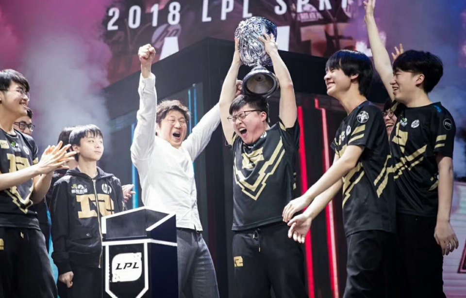  Uzi重返赛场，表现优异首场状态出色，勇士观众沸腾！